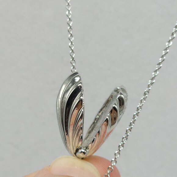 Signed A Shell Locket Necklace Silver Tone 18" Chain With Adjustable Clasp - Picture 4 of 6